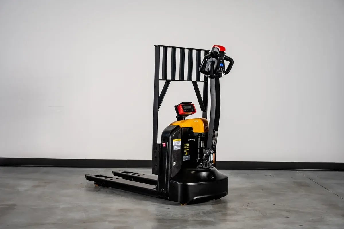 Big Joe Forklifts LPT40 DSD DSC_0450 web-res