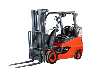 Frontal View of a Red Linde HT25CT Forklift on a White Background